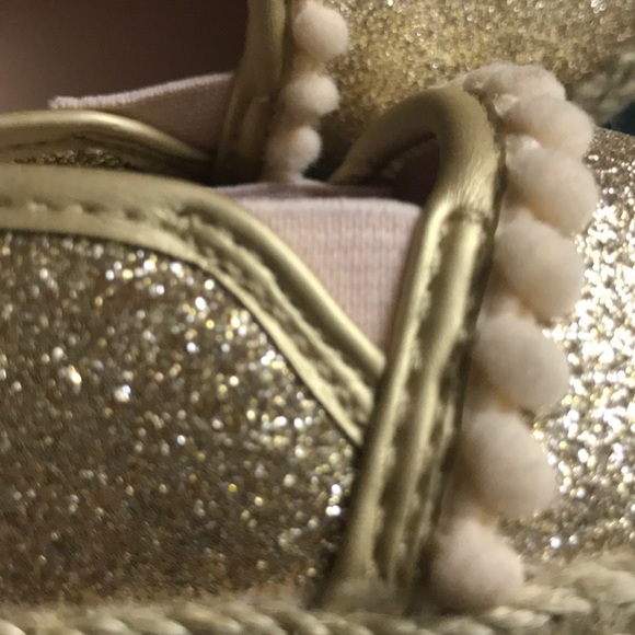 Oshkosh B’ gosh Belle Gold color girl shoes. - Picture 8 of 10